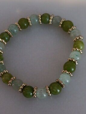 Chic Green and Gold Beaded Bracelet